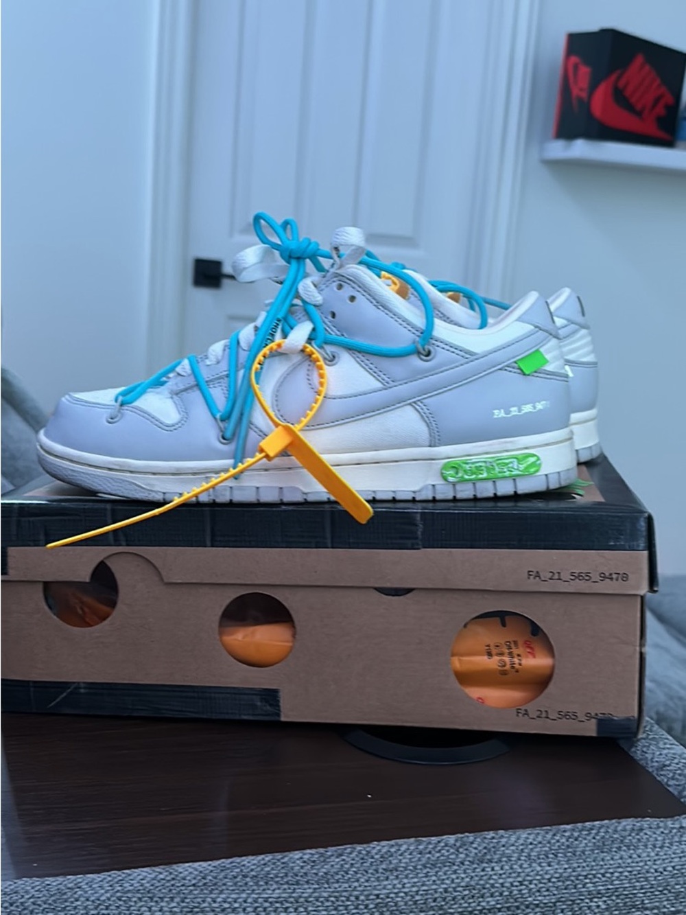Off white lot 02